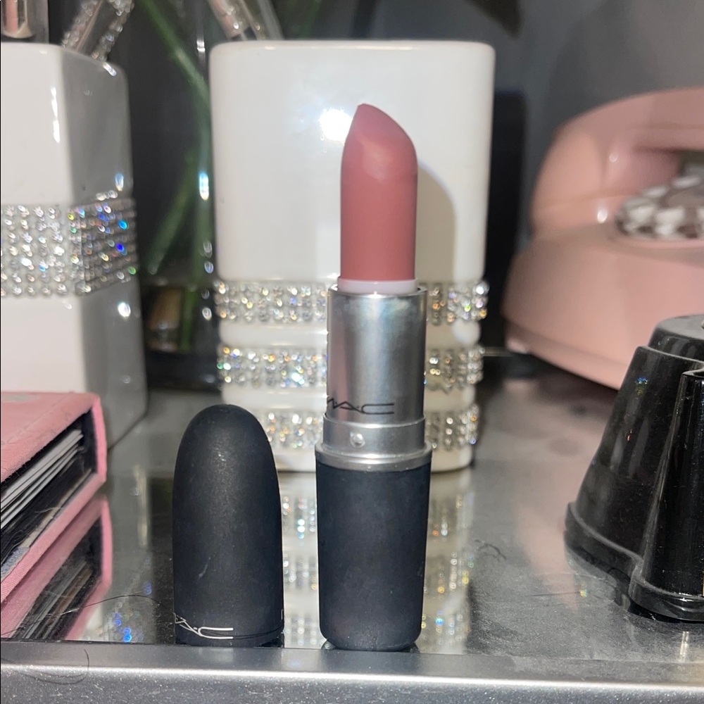 MAC Cosmetics Matte Lipstick in Pink. Shade Kinda Soar - Ta. Original formula.